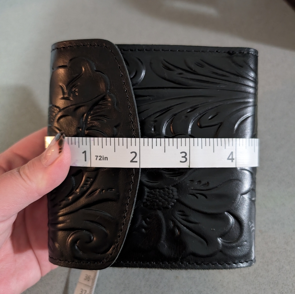 100% Leather Patricia Nash Tooled Bifold Wallet - Picture 11 of 12